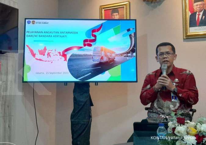 Plh. Direktur Angkutan Jalan Ditjen Perhubungan Darat Kemenhub, Iman Sukandar saat memaparkan persiapan Bandara Kertajati.