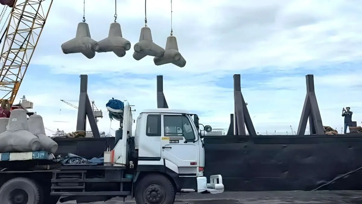 Unit Usaha Semen Indonesia Pasok Tetrapod untuk Pelestarian Kawasan Wisata Raja Ampat