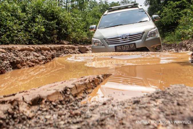 KSP: Pemerintah Pusat akan Ikut Tangani Perbaikan Jalan Rusak di Riau