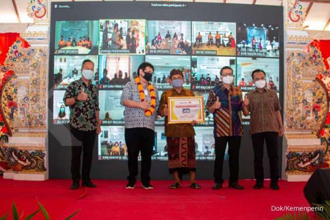 Kemenperin Serahkan Mesin CNC kepada Sentra IKM Perhiasan di Bali