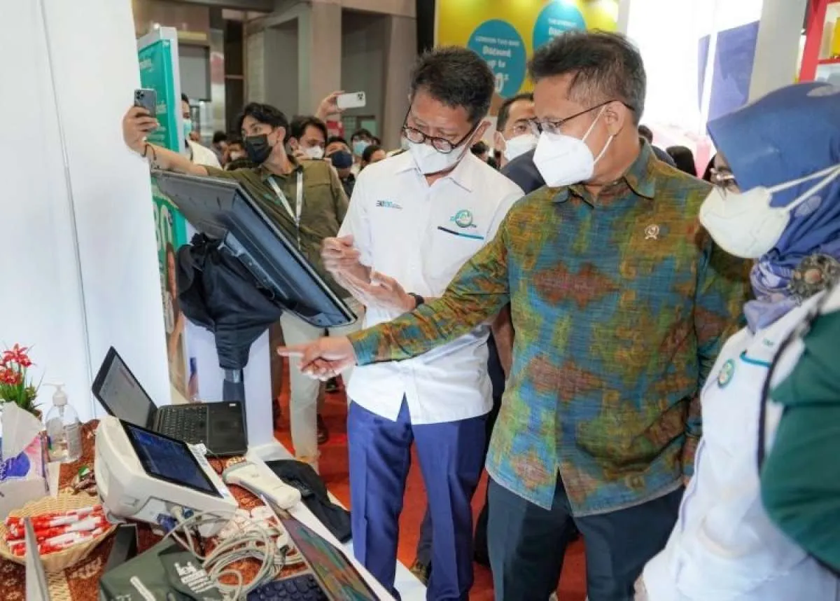 Tinjau Booth Kemenkes di Jakarta Fair, Menkes : Jangan Lupa Prokes dan Lakukan Vaksin