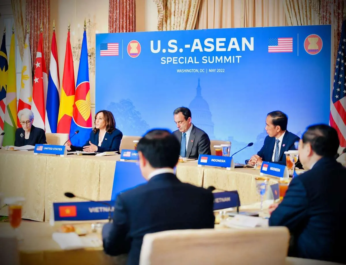 ASEAN Komitmen Tingkatkan EBT 23% di 2025, Jokowi: Memerlukan Investasi dan Teknologi