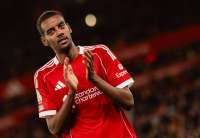 Update Cedera Liverpool: Bradley Out, Isak Absen Hingga Maret