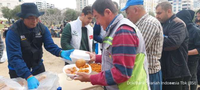 BSI Maslahat dan BSI Salurkan Paket Makanan untuk Korban Gempa Turki 