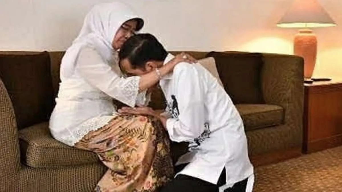 Ibunda meninggal, Jokowi terbang ke Solo