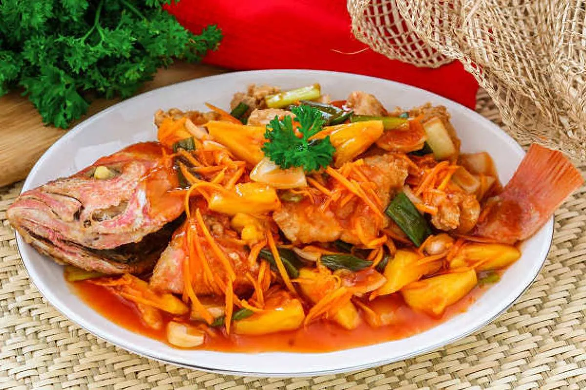 2 Resep Ikan Goreng Saus Asam Manis yang Nikmat Bikin Ketagihan