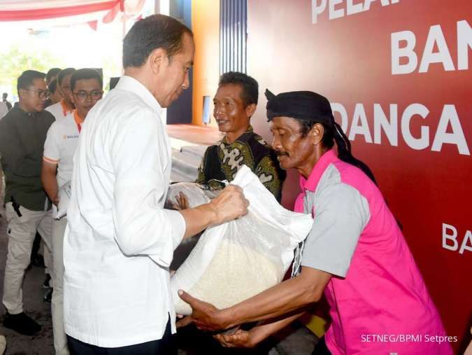 Pemerintah Rajin Bagikan Bantuan Beras ke Masyarakat, Ini Jawaban Jokowi