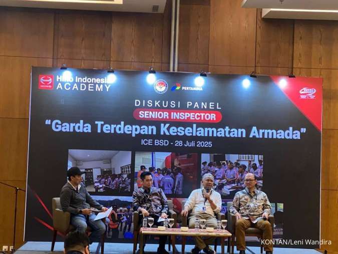 Dukung Distribusi BBM Aman, Hino Siagakan Senior Inspector di Truk Tangki Pertamina