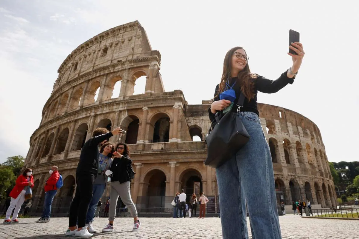 Sempat jadi pusat Covid-19 Eropa, Italia kini mulai hapus aturan wajib masker