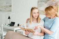 5 Cara yang Perlu Anda Terapkan untuk Membantu Mencegah Depresi pada Anak Remaja