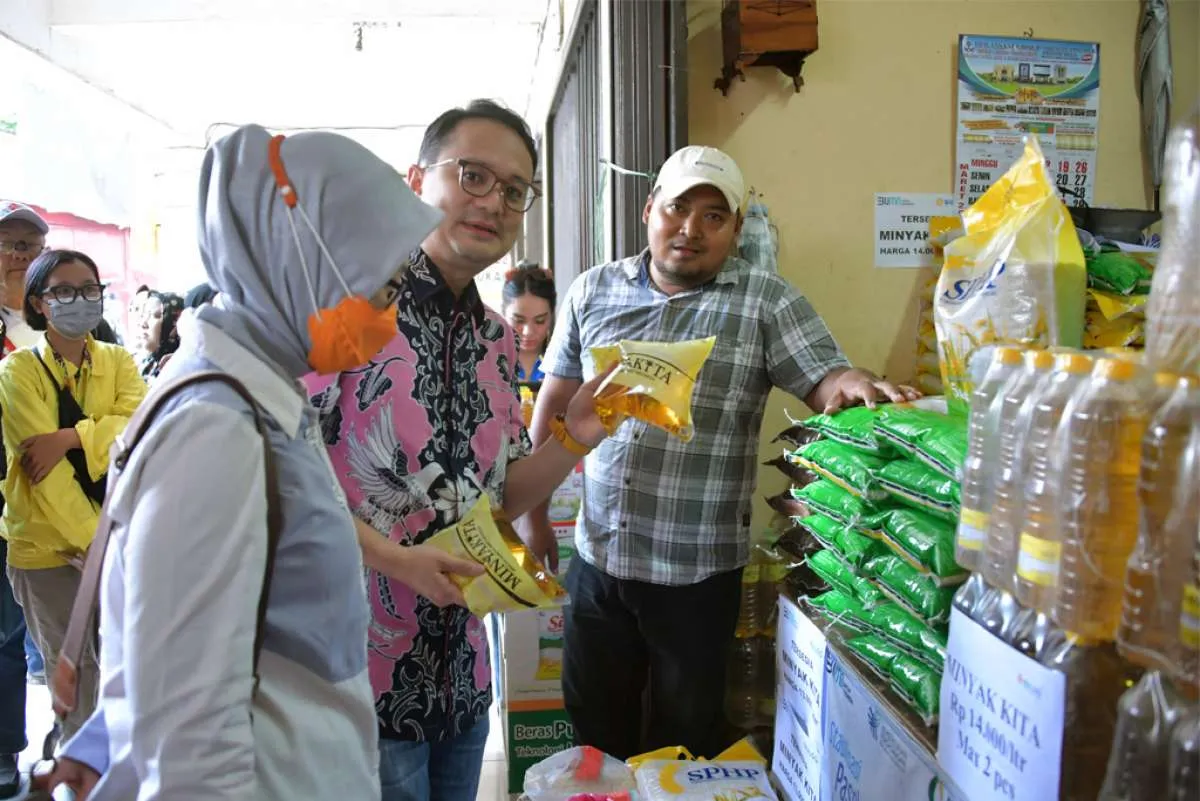 Tinjau Pasar Nusukan Surakarta, Wamendag Jerry Harga & Ketersediaan Bapok Stabil