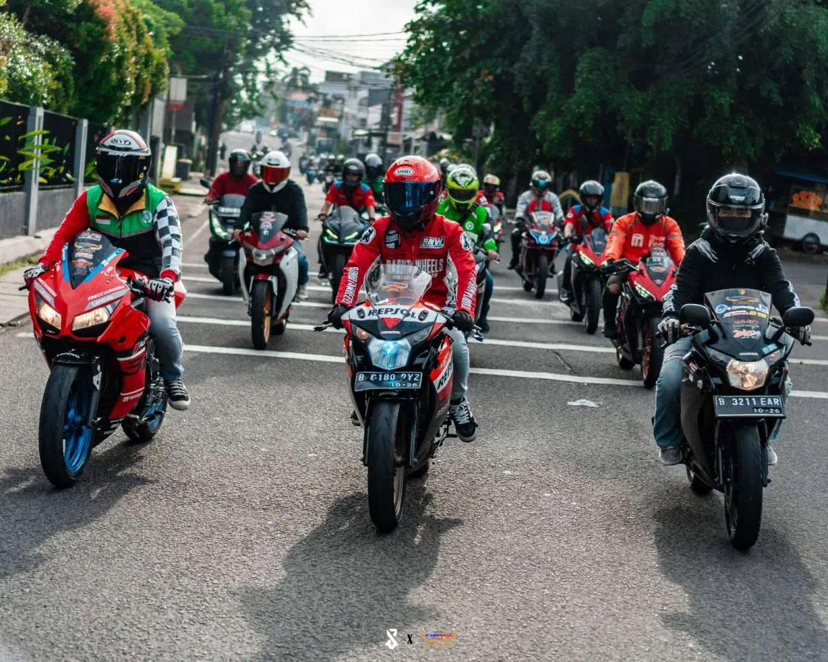 Kedepankan Cari Aman, Ratusan Anggota Klub Honda CBR Touring Dalam Kota