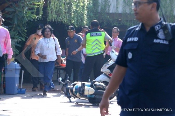 Ada sembilan orang meninggal dan 40 orang luka dalam aksi bom gereja di Surabaya