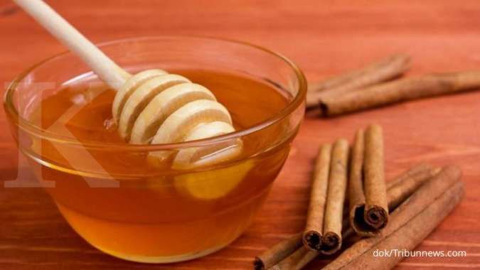 ​7 Cara membedakan madu asli dan palsu, bisa gunakan tisu dan ibu jari 