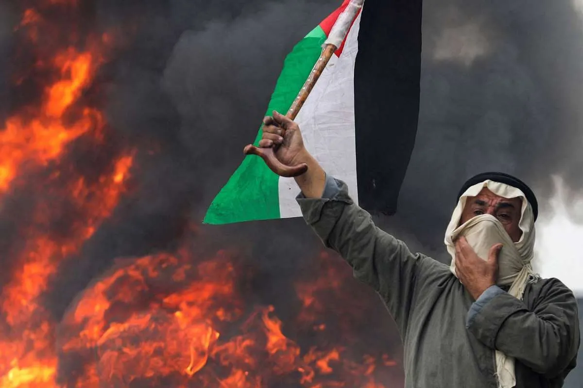 Balas Tembakan Roket, Israel Lakukan Serangan Udara di Jalur Gaza