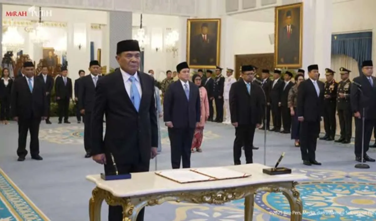 Djamari Chaniago Dilantik Sebagai Menko Polkam