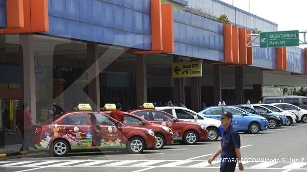 Jokowi siap perlebar jalan menuju bandara Halim