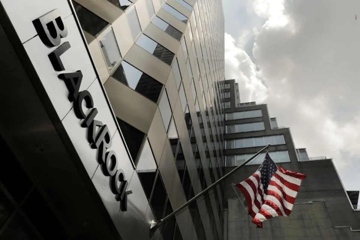 BlackRock Borong Bitcoin Rp 10,3 Triliun! Kini Kuasai Lebih dari Setengah Pasar AS