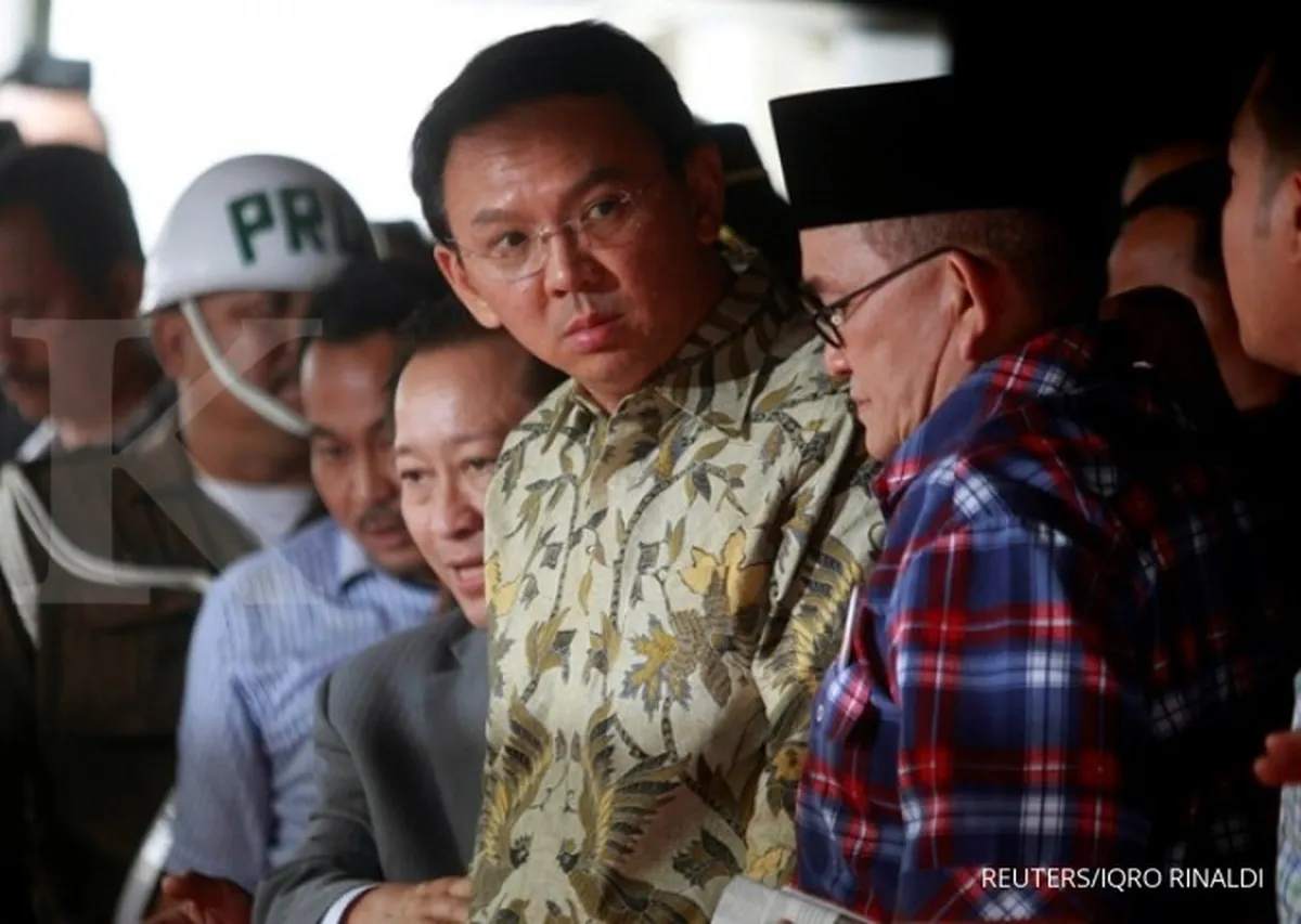 Pengacara sebut proses hukum Ahok ditekan massa