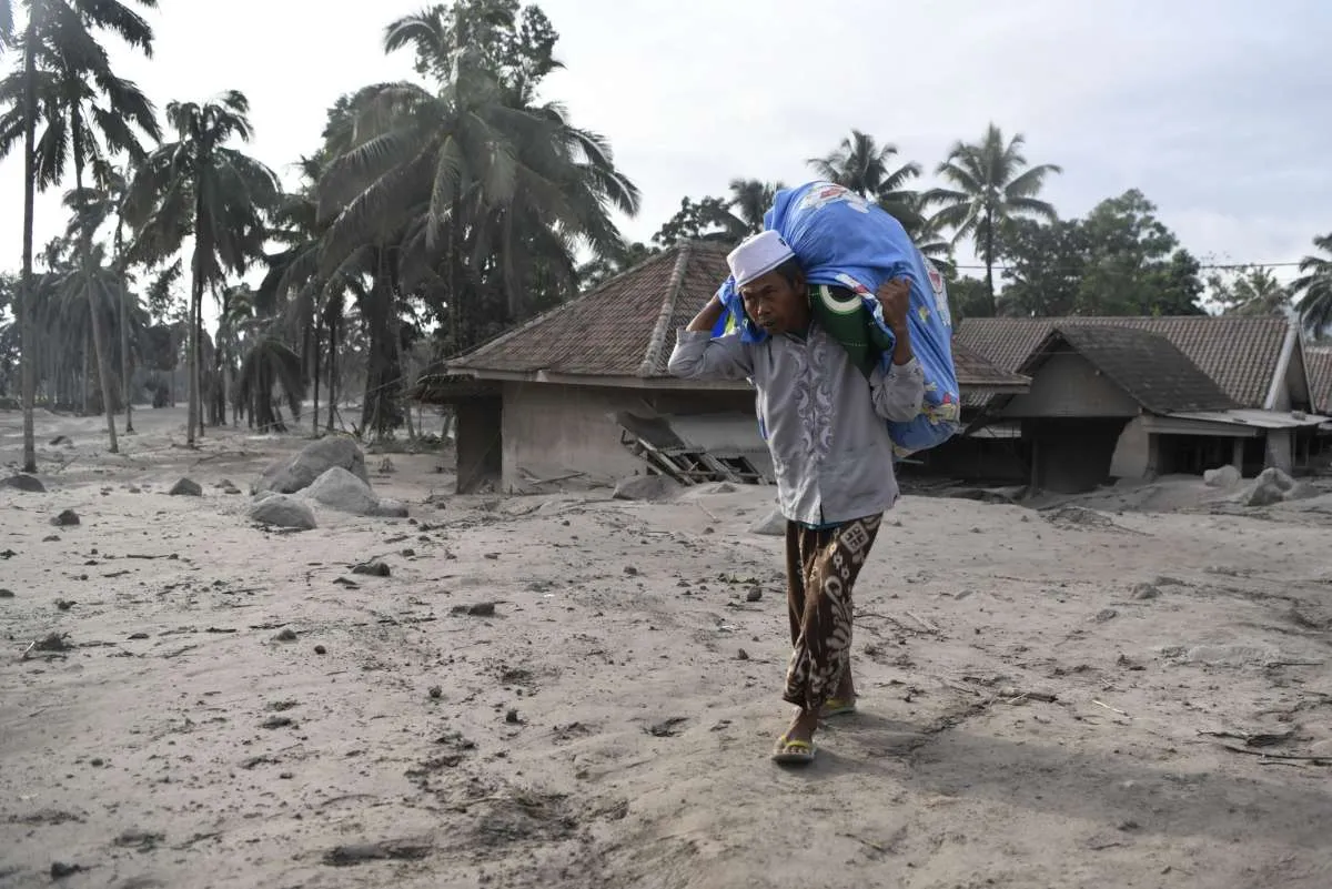 BNPB kirimkan dukungan logistik awal Rp 1,1 miliar untuk penanganan erupsi Semeru