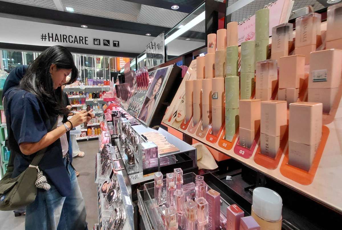 Strategi Peritel Kosmetik Tampil Menarik di Mata Pesolek