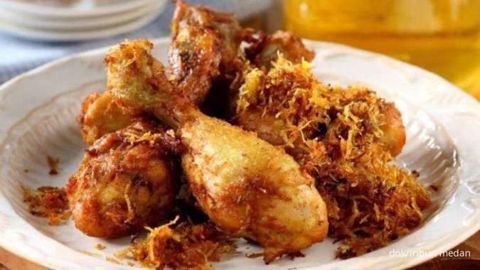 2 Resep Ayam Goreng Serundeng Kelapa, Menu Makan Harian Enak Pakai Sambal