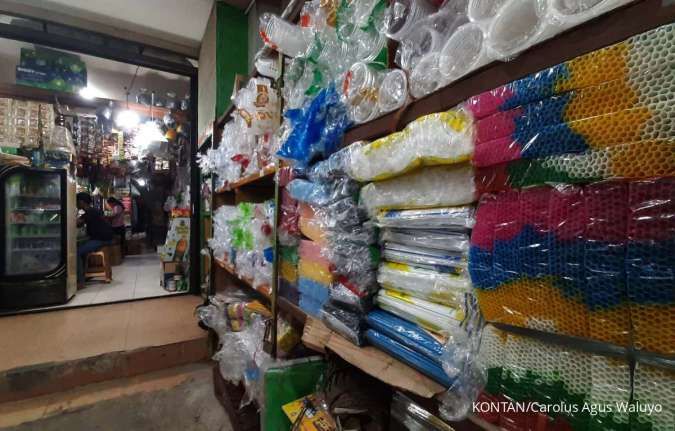 AMDATARA: Bakal Terjadi PHK Massal jika Harga Plastik Tak Segera Membaik