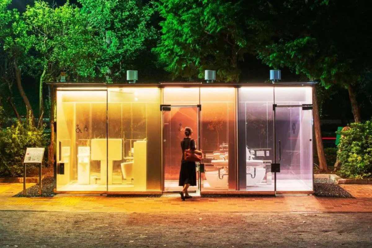 Tokyo sediakan toilet umum transparan, ternyata ada maksud khusus di baliknya