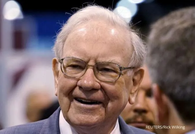 Warren Buffett Says Berkshire Sold Entire Paramount Stake at a Loss