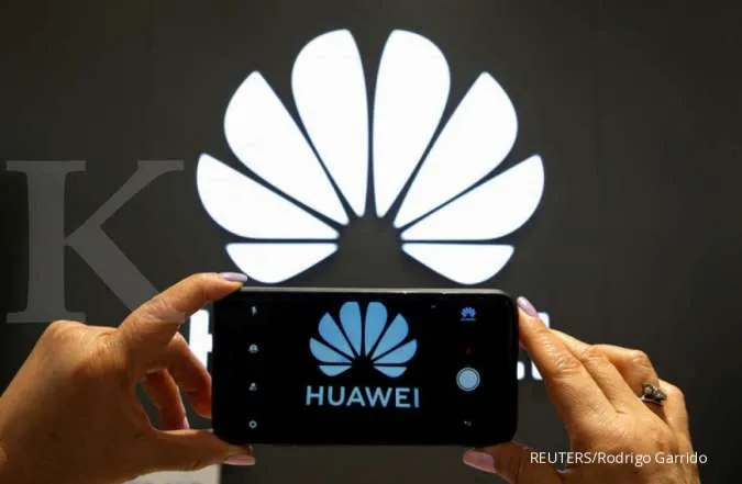 U.S. regulator to bar China's Huawei and ZTE from government subsidy program