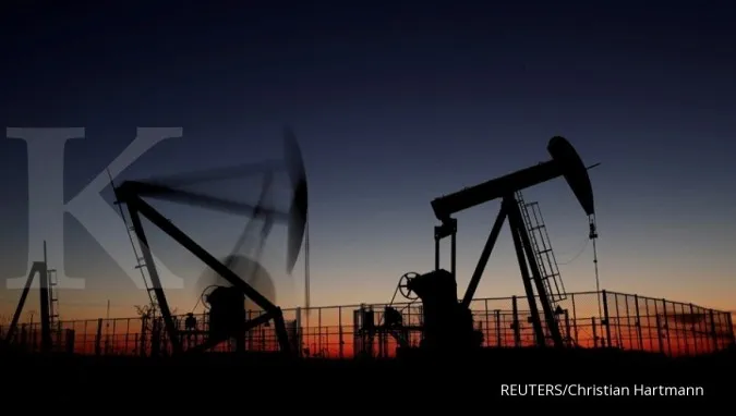 Oil prices dive as world runs low on storage capacity while demand plunges