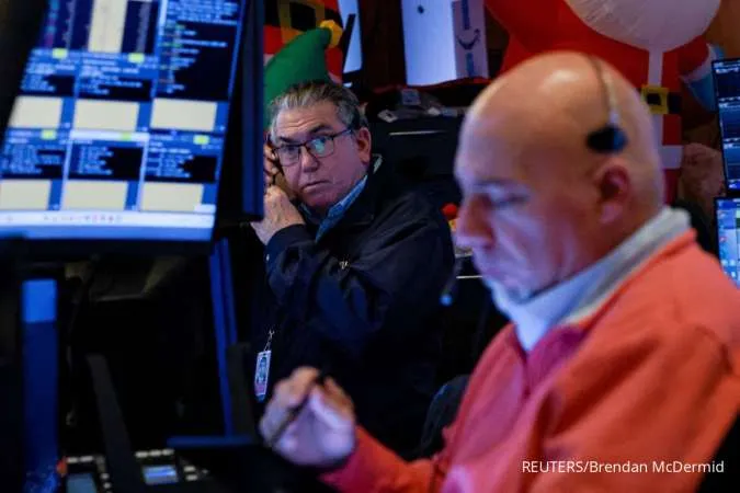 US stocks Tread Water in Thin Trade, Benchmark US Yield Backs Off New High