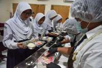 Riset INDEF: 22% UMKM Alami Penurunan Usaha Akibat MBG dan 14% Akibat KDMP