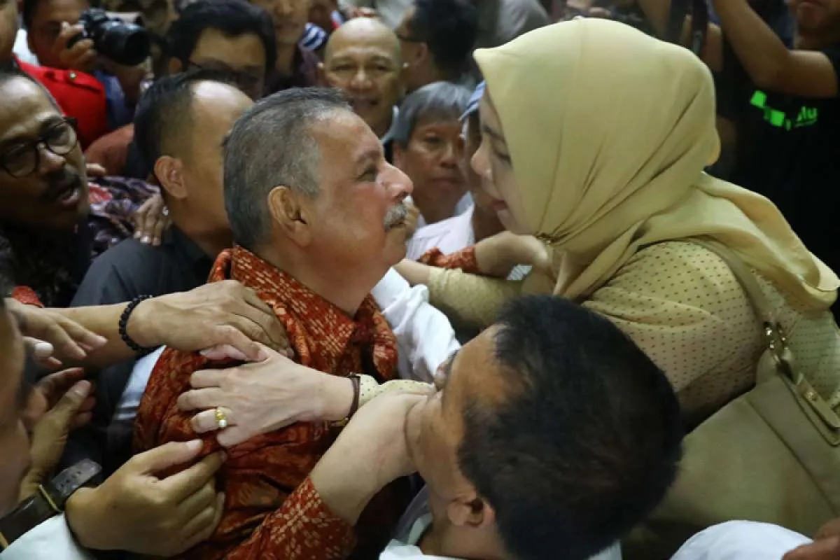 MA bebaskan Sofyan Basir? Kabiro Humas MA: Besok saya cek putusannya, sabar ya... 