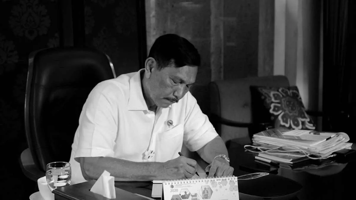 Tetap izinkan KRL beroperasi, Luhut Pandjaitan: Saya itu anak supir bus AKAP 