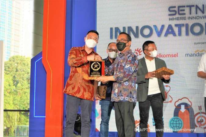 Huawei Raih Penghargaan Kemensetneg atas Dukungan dalam Program Inovasi SETNEG X