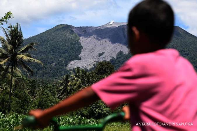 Bantuan 16 Ton untuk Warga Terdampak Erupsi Gunungapi Ibu Tiba di Halmahera Barat