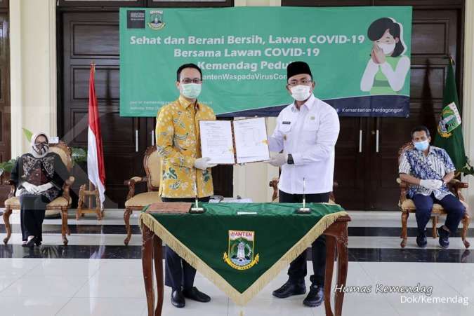 Kementerian Perdagangan Salurkan Bantuan Alat Kesehatan untuk Tenaga Medis dan Pasar Rakyat