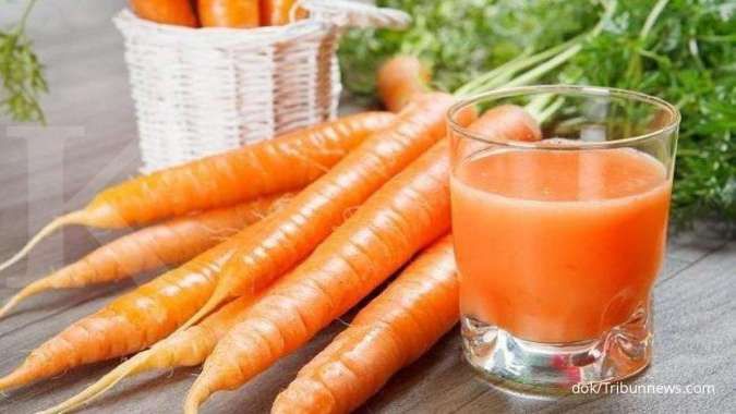 Manfaat jus wortel dalam jumlah yang tidak berlebihan dapat membantu menurunkan kadar gula darah.