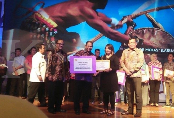 Menpar Arief Yahya berikan penghargaan APWI 2017
