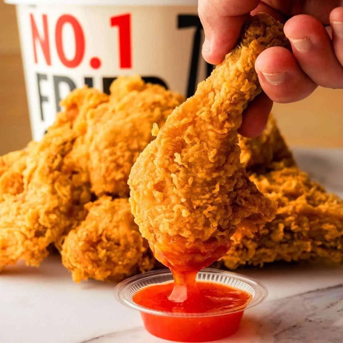 Cek promo KFC terbaru hari ini 26 Mei 2021, Winger Bucket dan 3 Mocha Float Rp 83.636
