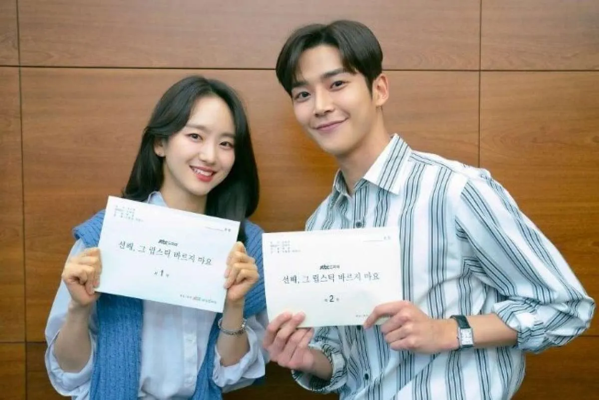 Drama Korea terbaru Rowoon & Won Jin Ah rilis poster romantis, siapkan kisah menarik