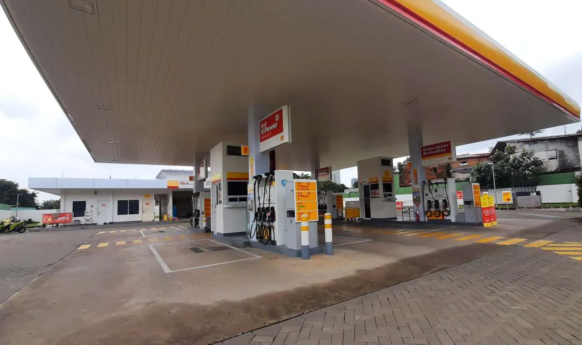 Resmi! SPBU Shell Beroperasi Lagi, Bandingkan Harganya dengan BBM Di SPBU Pertamina