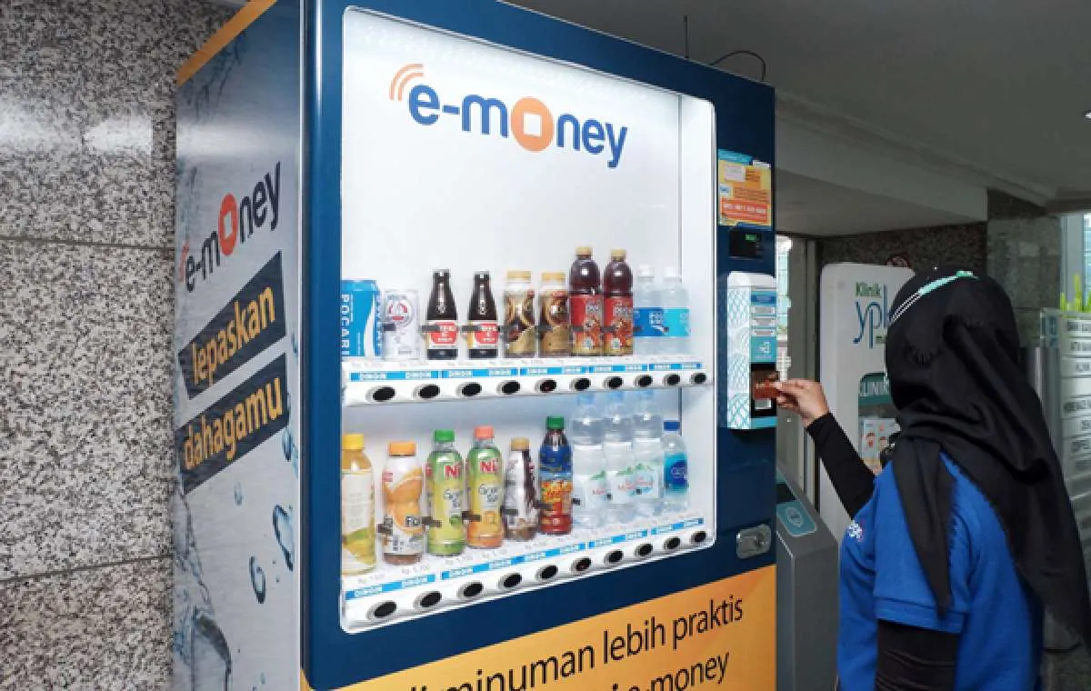 Penerapan kebijakan PPKM sempat menekan transaksi uang elektronik berbasis kartu