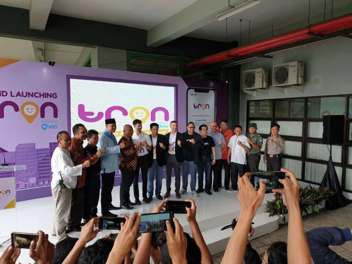 Bus TransPatriot resmi meluncur dengan teknologi “booking” aplikasi TRON