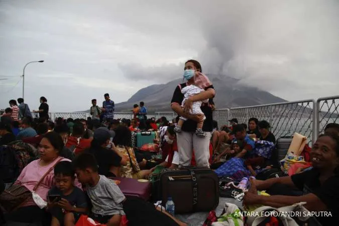 Residents Fear for Safety as Indonesia's Mount Ruang Volcano Erupts