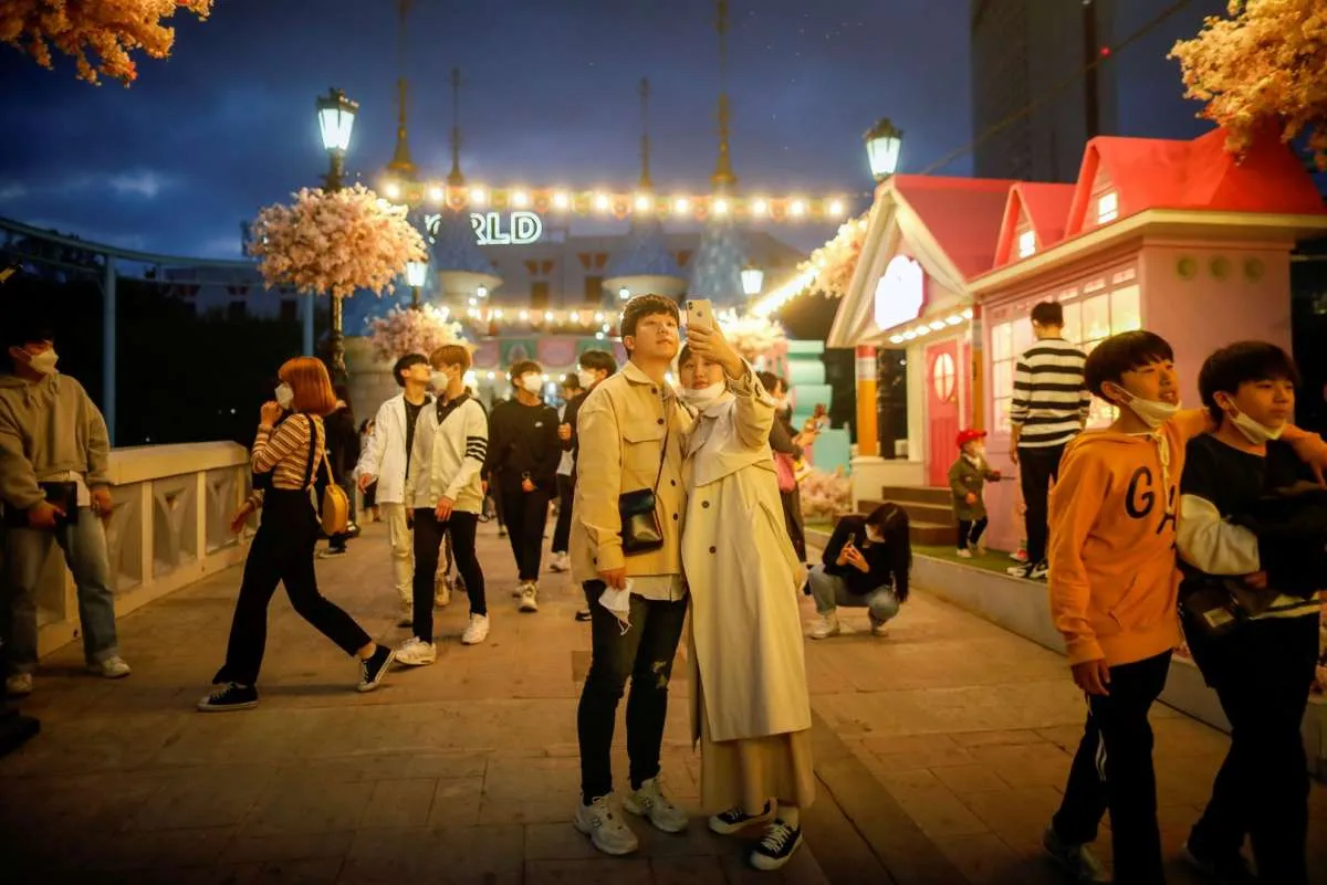 Jalan-jalan bersama pasangan jadi lebih akrab dan romantis, ini tipsnya