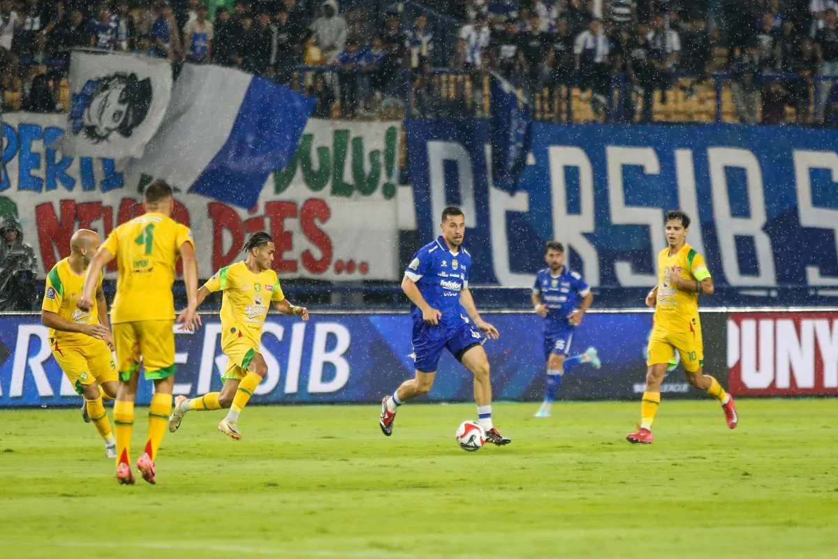 Thom Haye Debut, Persib Bandung Kalahkan Persebaya Surabaya di Super League 1-0