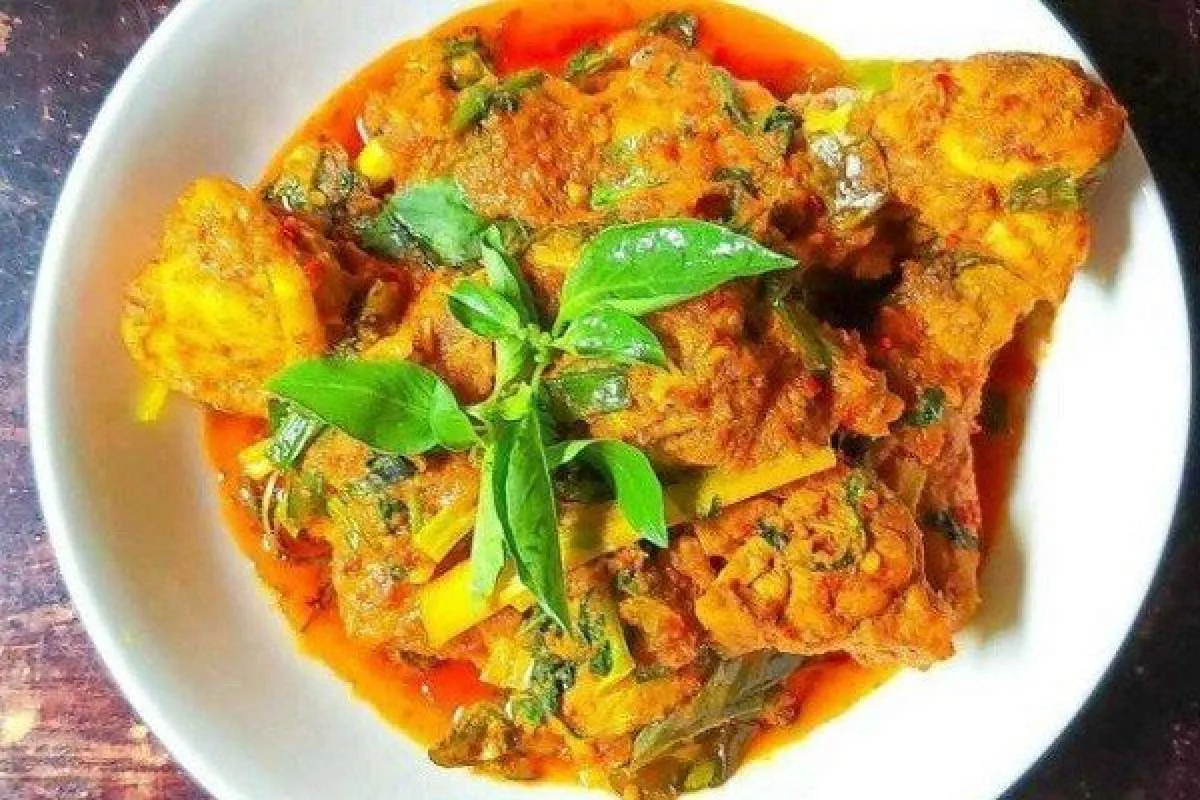 Resep Ayam Rica Daun Kemangi Asli Manado untuk Para Pecinta Pedas