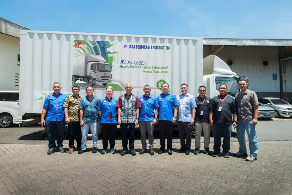 Jasa Berdikari Logistics (LAJU) Uji Coba Penggunaan Truk Listrik